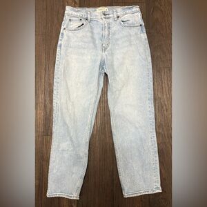 Abercrombie & Fitch Ultra High Rise Ankle Straight Jeans Light Wash Size 28